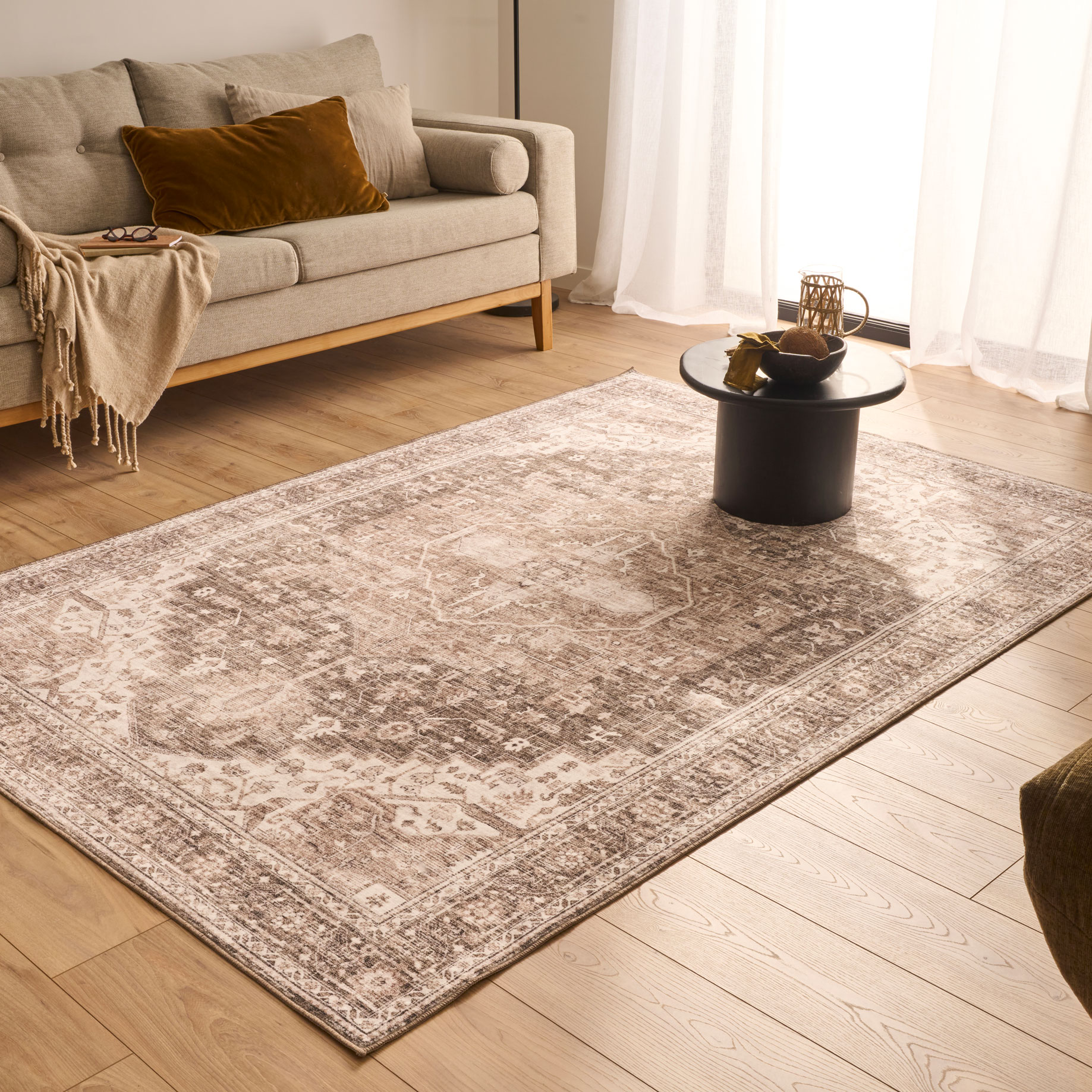 Tapis doux à poils courts motif vintage beige - 120x160 cm